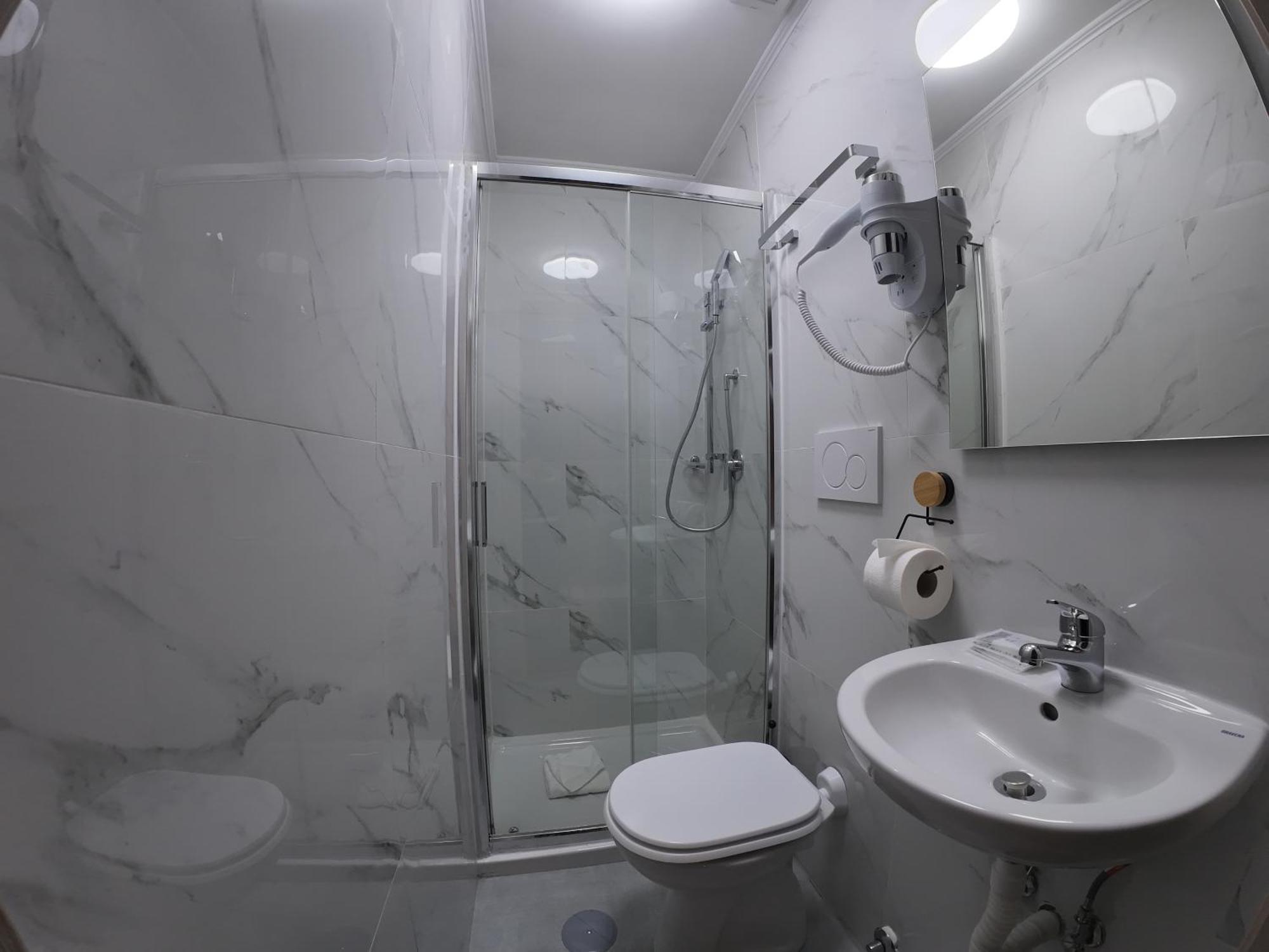 Kaydee Guesthouse Рим Экстерьер фото