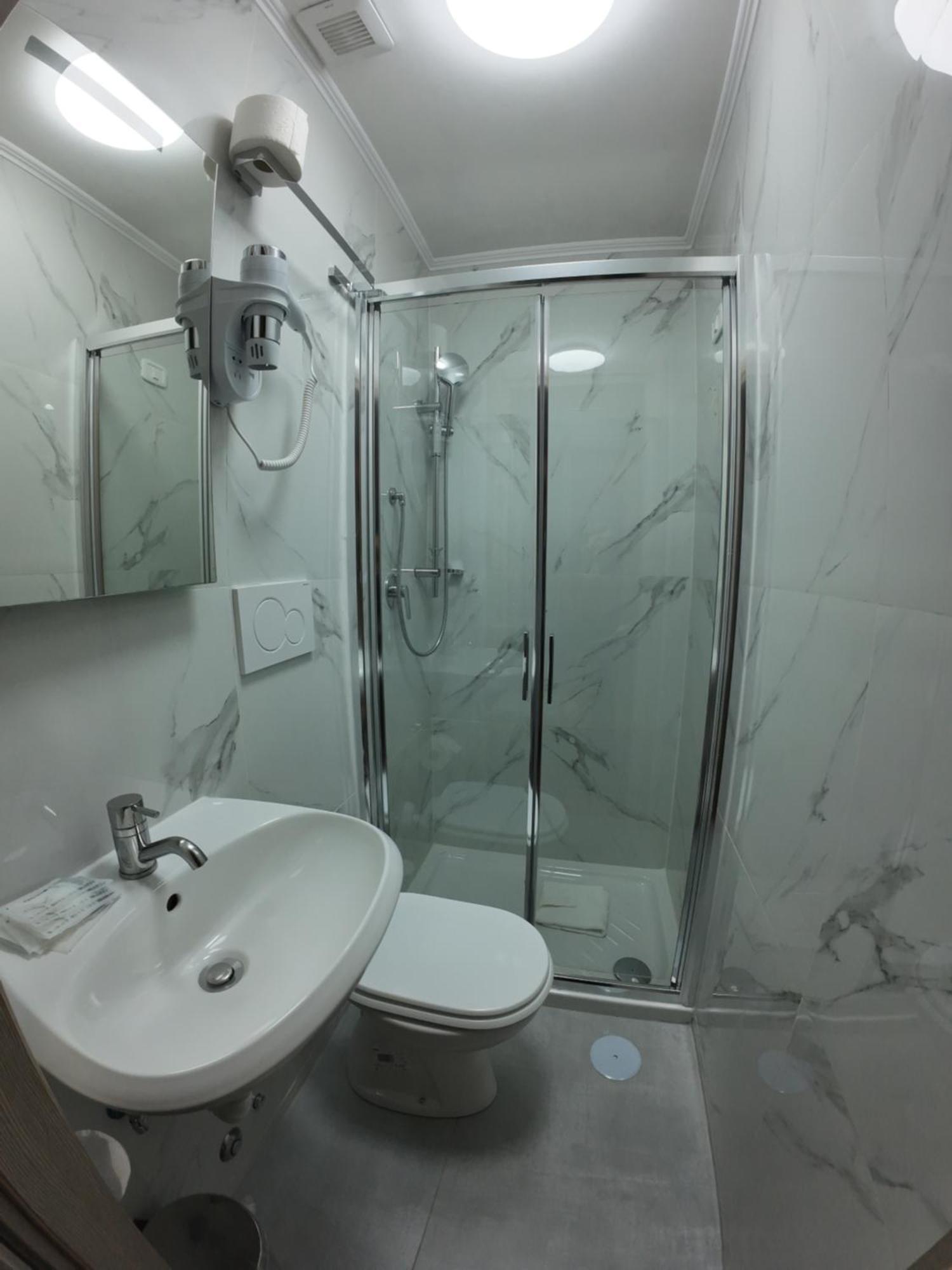 Kaydee Guesthouse Рим Экстерьер фото