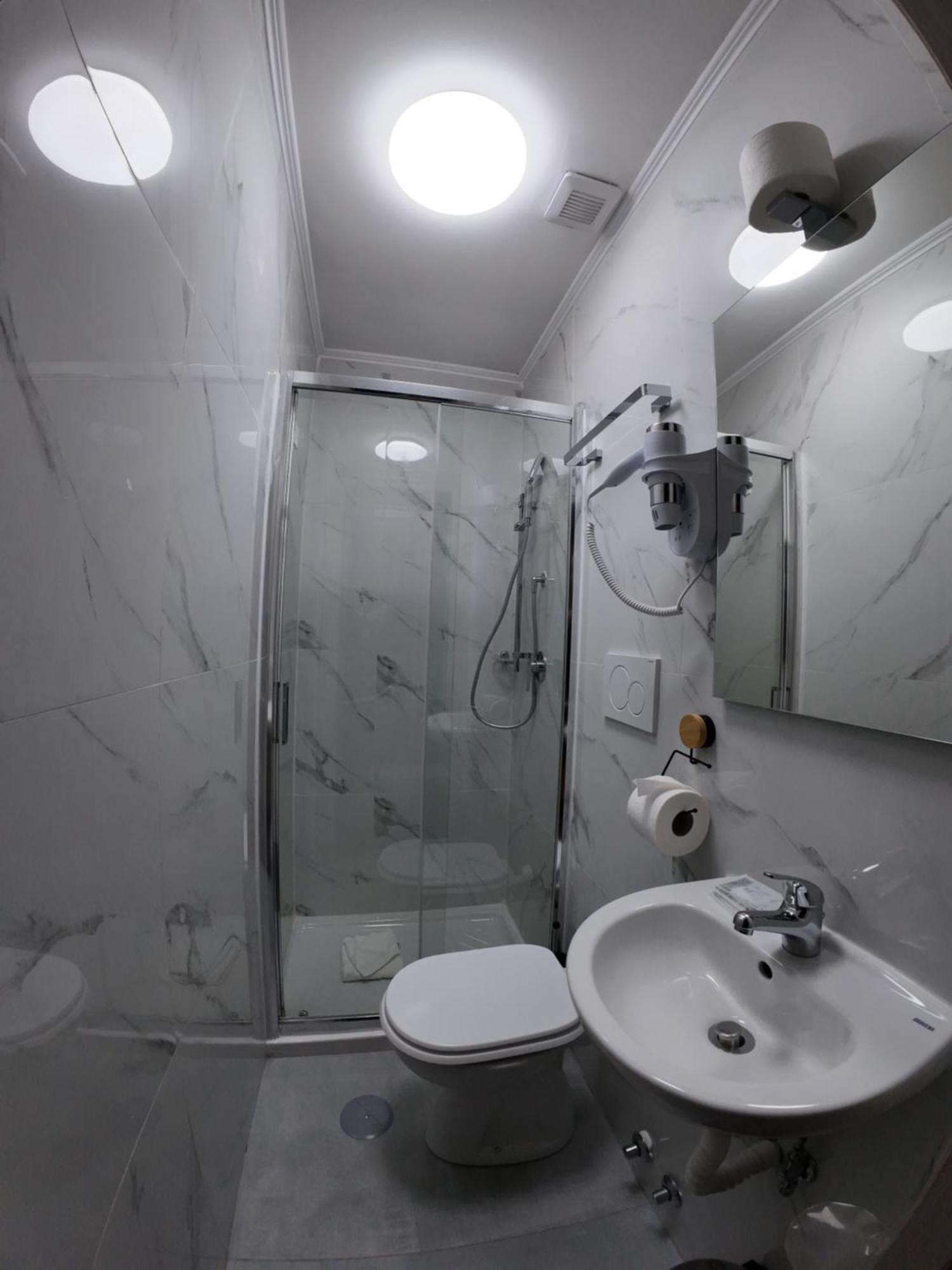 Kaydee Guesthouse Рим Экстерьер фото